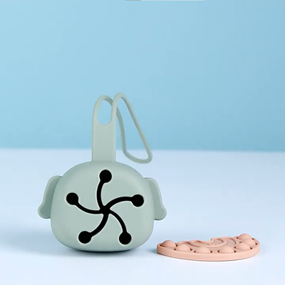 Thức ăn hình con chó Sản phẩm silicone dành cho trẻ em Hộp đựng so sánh có dây đeo