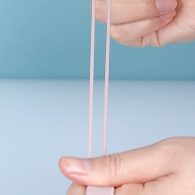 Thiết kế 3D Sản phẩm silicone dành cho trẻ em cấp thực phẩm Có dây buộc chắc chắn với dây đeo chắc chắn