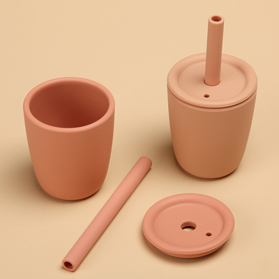 Thực phẩm cấp độ ăn uống BPA Miễn phí cho bé Cốc ống hút silicone có nắp đậy