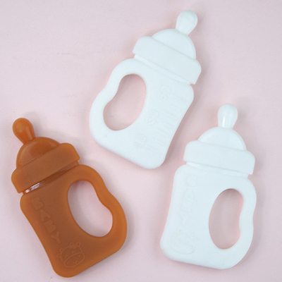 FDA Sản phẩm silicone không chứa BPA dành cho trẻ em Bình sữa có dây buộc Đồ chơi 10,5 * 5,5 * 1,5cm Có hộp