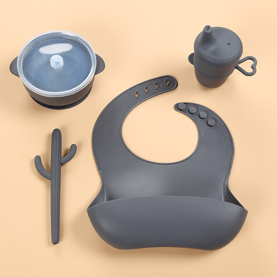 Bộ cho ăn bằng silicone kết hợp màu 6PCS Máy rửa chén an toàn cho trẻ mới biết đi